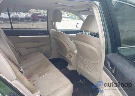 2013 Subaru Outback 2.5I Premium z USA, uszkodzony, nr VIN 4S4BRCGC8D3299978